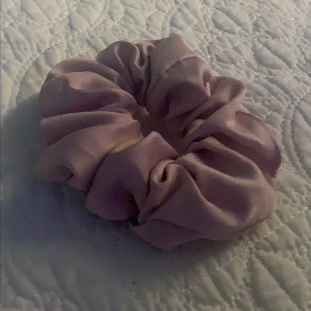 light purple-ish pink scrunchie
